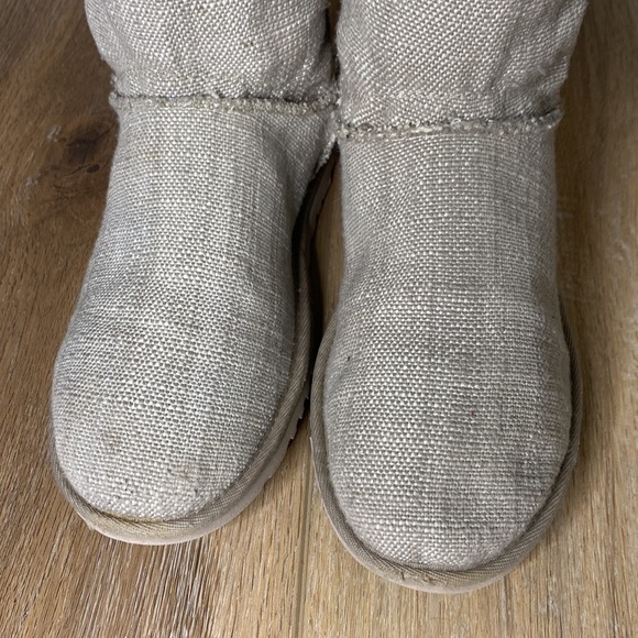 UGG Boots Heirloom Lace Up Boots size 7 - Picture 6 of 14